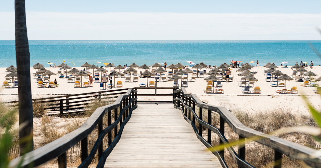 On Portugal&rsquo;s &lsquo;Bitcoin Beach,&rsquo; Crypto Optimism Still Reigns